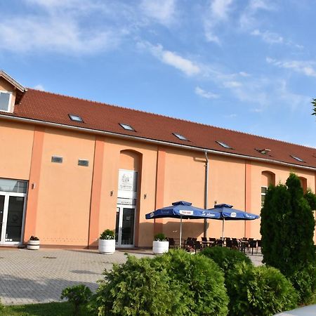 Stari Mlin Hotel Vrsac Exterior foto