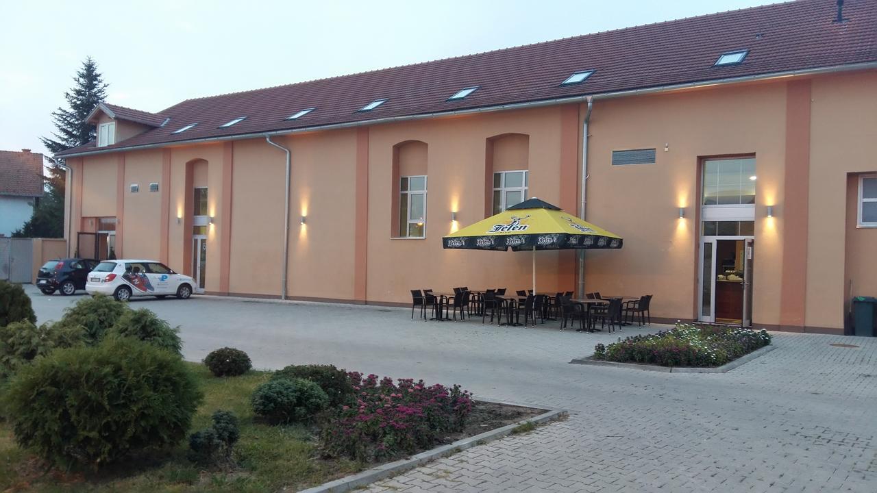 Stari Mlin Hotel Vrsac Exterior foto