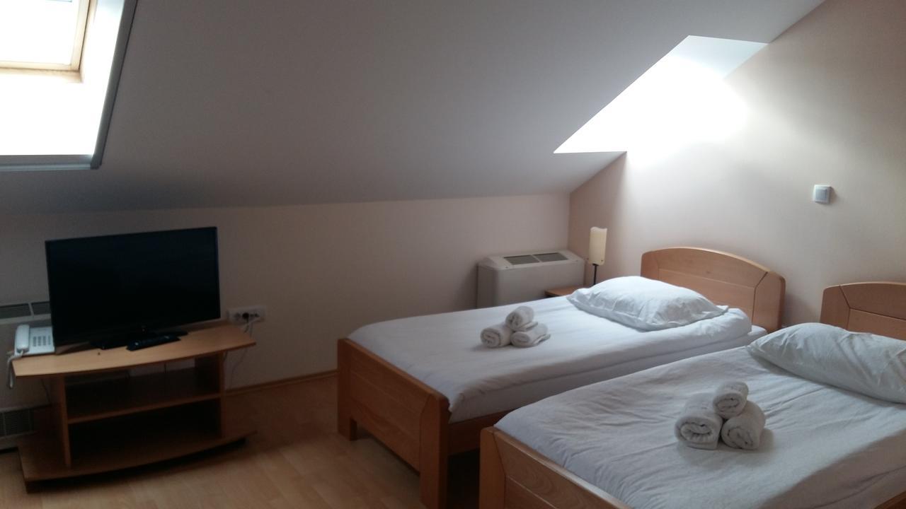 Stari Mlin Hotel Vrsac Exterior foto